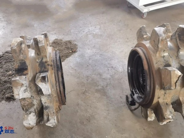 赴山西懷仁測(cè)繪刮板、橫梁、鏈輪體